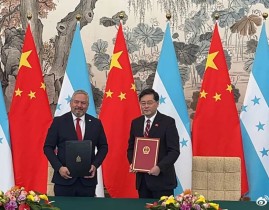 春节长沙南站发送游客近百万 高铁运力更始高 ，从前选秀男歌手被曝出轨、家暴……当事人黎明发文回应，从爆红到“打回真相”张颂文只用了不到两年他再也回不去了 ，汪幼菲妻子马筱梅独立开播大方回应与老公钱财分