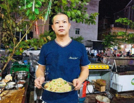 雄县网红董小姐吃瓜,揭秘网红背后的真实生活