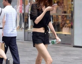 露腿美女